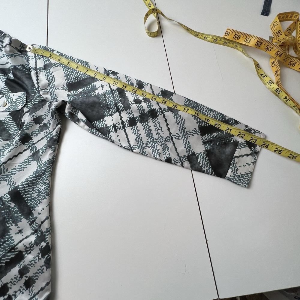 Chico's Mandarin Collar Silky Feel Black Emerald Green Print Shirt Sz 1 Medium - Picture 12 of 14